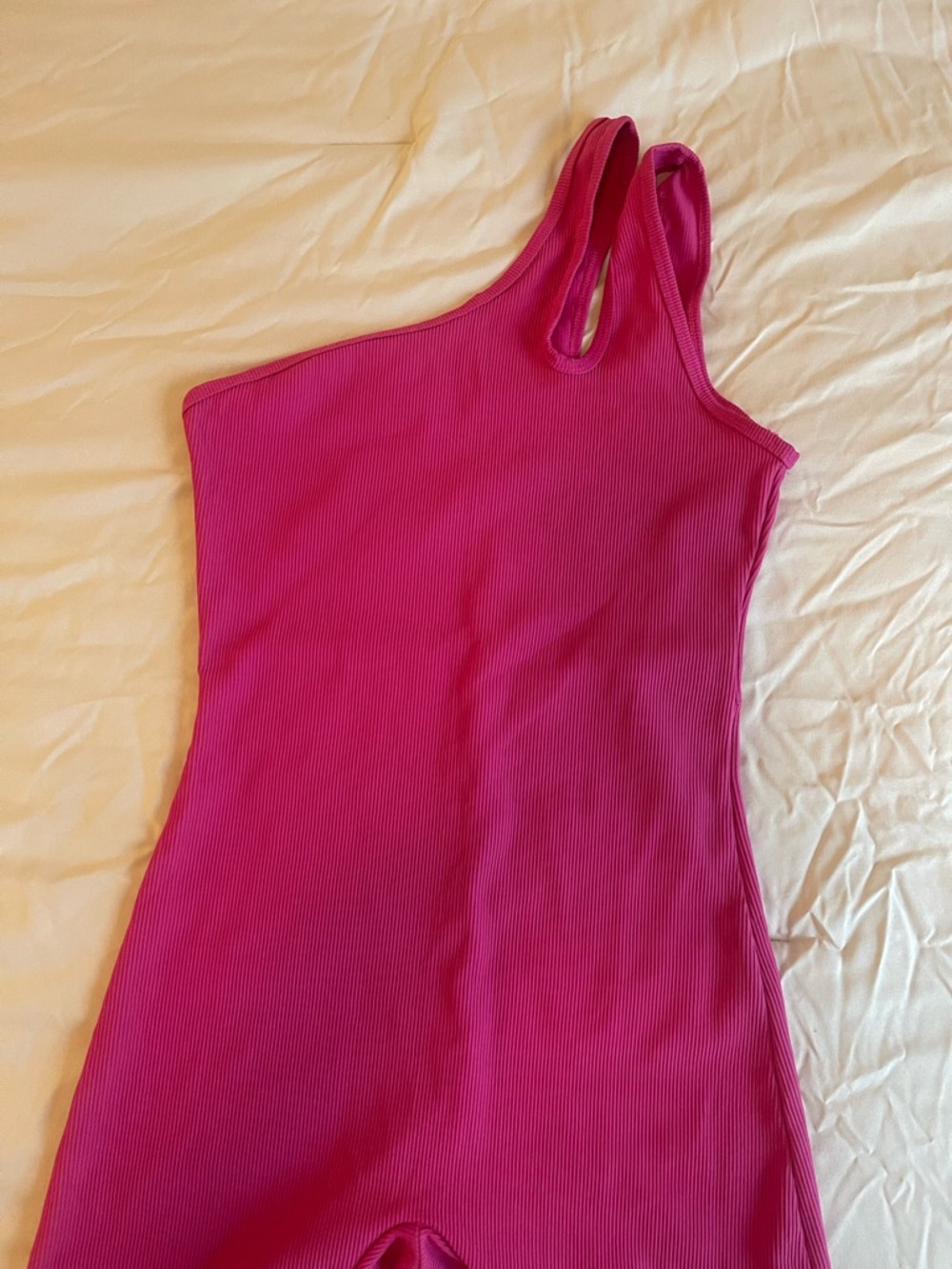 One Shoulder Pink Ribbed Romper - Picture 3 of 6